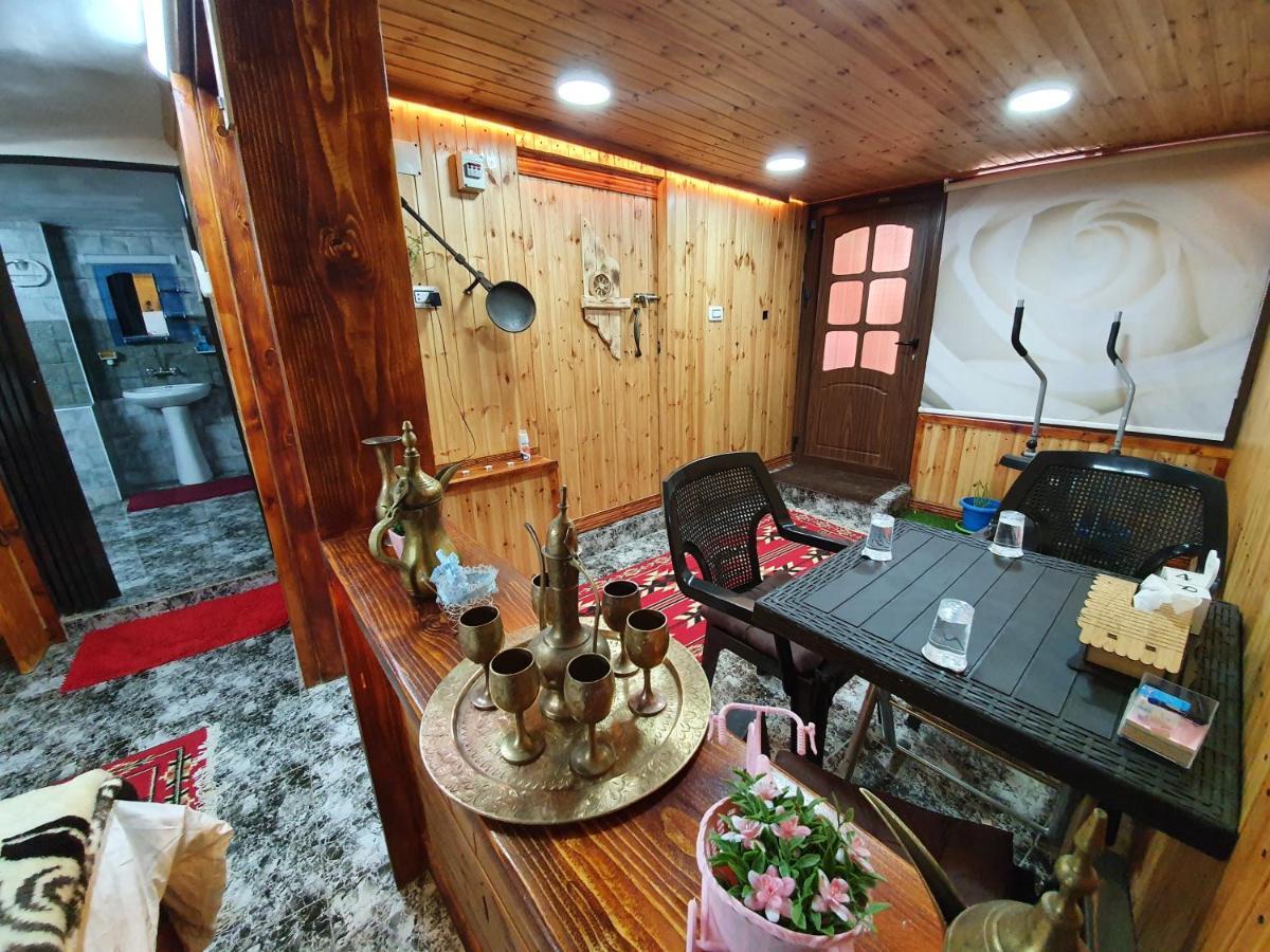 Odibat Studioes Daire Ceraş Dış mekan fotoğraf